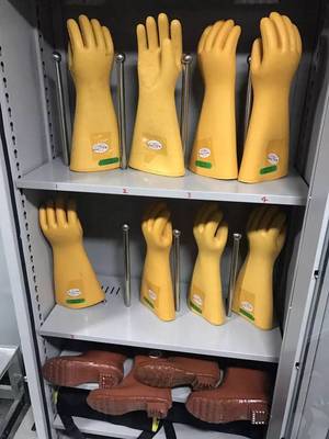 一線動(dòng)態(tài) | 高鐵項(xiàng)目部開(kāi)展勞保用品專項(xiàng)自查工作